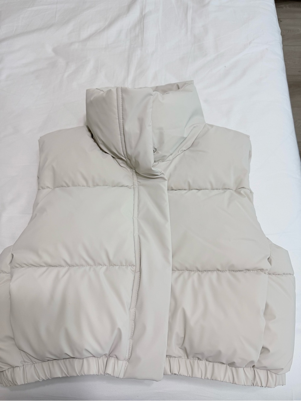 Zara Puffer Vest - Sleeveless Jacket size Small NWOT
